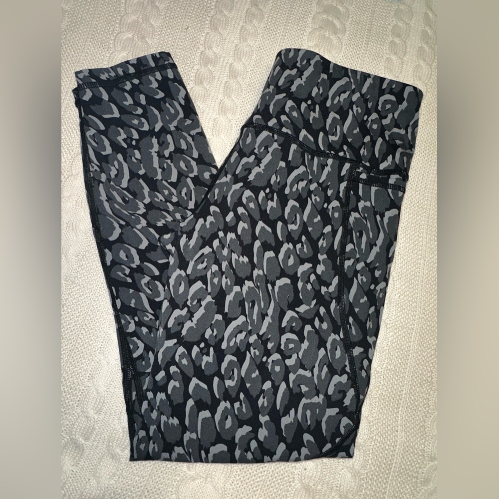 Sweaty Betty Power 7/8 Leggings Grey Black 25” Inseam Size Small